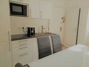 Apartment, 1 Bedroom, Non Smoking (6 people) | In-room dining - CheckVienna - Brandmayer Apartments V (Vienna)
