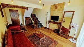  Lanai Premium Junior Suite[ Duplex With Balcony, Valley Facing ] | 高档床上用品、羽绒被、记忆海绵床垫、客房内保险箱