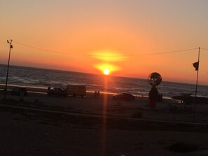 Beach nearby, sun-loungers, beach towels - Agadir Surf House Anza (Agadir)
