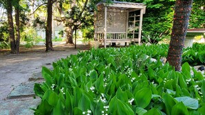 Property grounds - New Seabury Retreat. Butchart Gardens' Inspired (Mashpee)