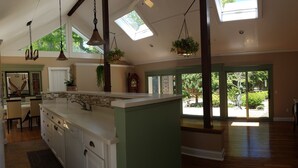 Private kitchen - New Seabury Retreat. Butchart Gardens' Inspired (Mashpee)