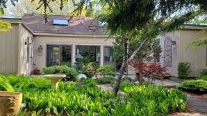 Exterior - New Seabury Retreat. Butchart Gardens' Inspired (Mashpee)