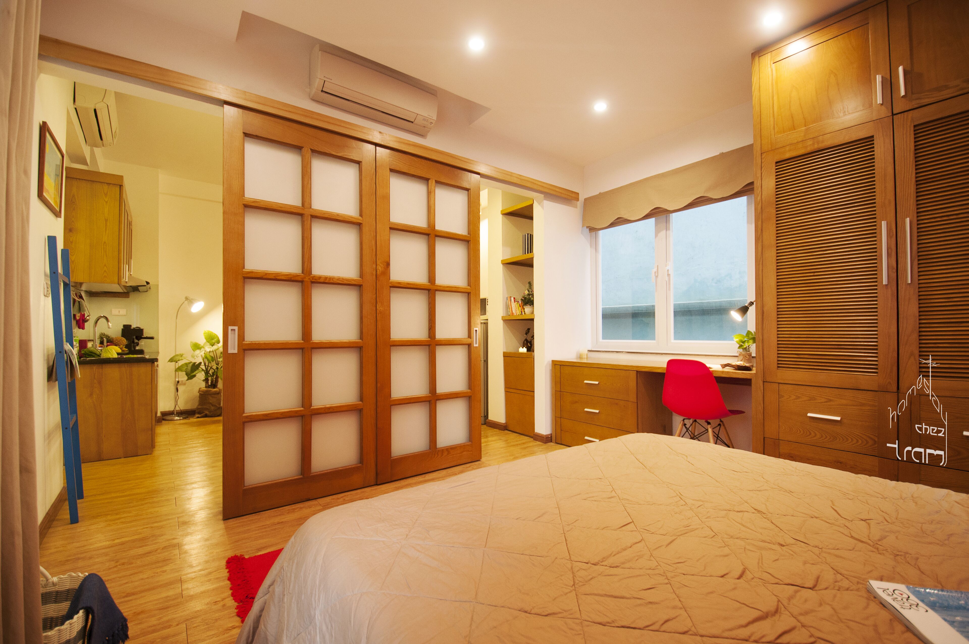 1 dormitori i espai de treball apte per a portàtils 