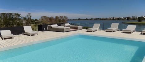 Piscina interna, piscina externa