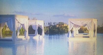 3-Zimmer-Wohnung in Yoo Philippe Stark Condo mit allen Annehmlichkeiten