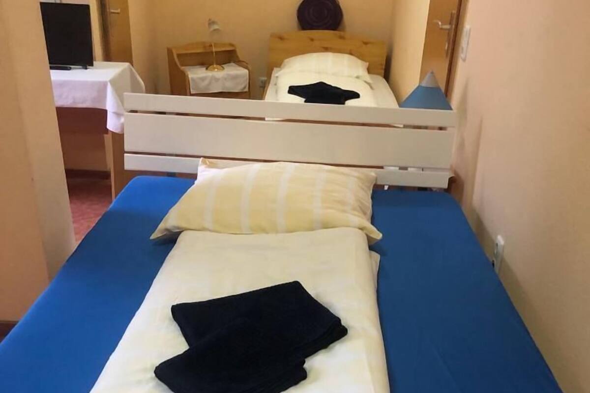 Twin Room | Free WiFi