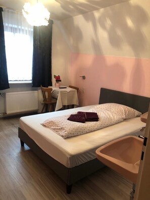 Single Room | Free WiFi