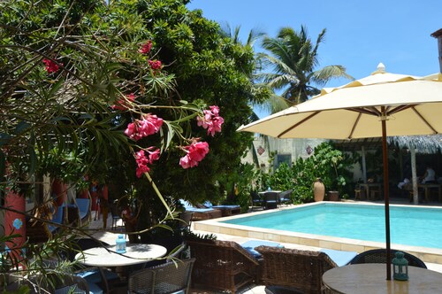 CASTELINHO RENTAL FOR EVENTS IN CANOA BEACH BROKEN.