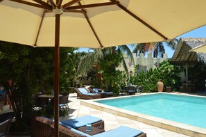 Outdoor pool - Castle for rent for events on Canoa Quebrada beach. (Aracati)