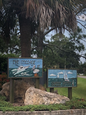 Exterior detail - Bay, Beach, Pool, Fishing, Golf Cart!Monthly rate discounts! (Crawfordville)