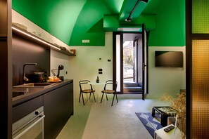 Studio Deluks | Area keluarga | TV layar datar