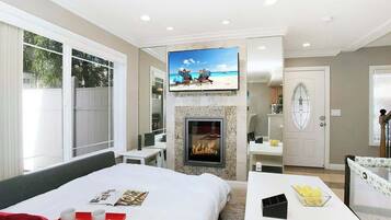 2 soverom, sengetøy av topp kvalitet, skrivebord og strykejern/-brett