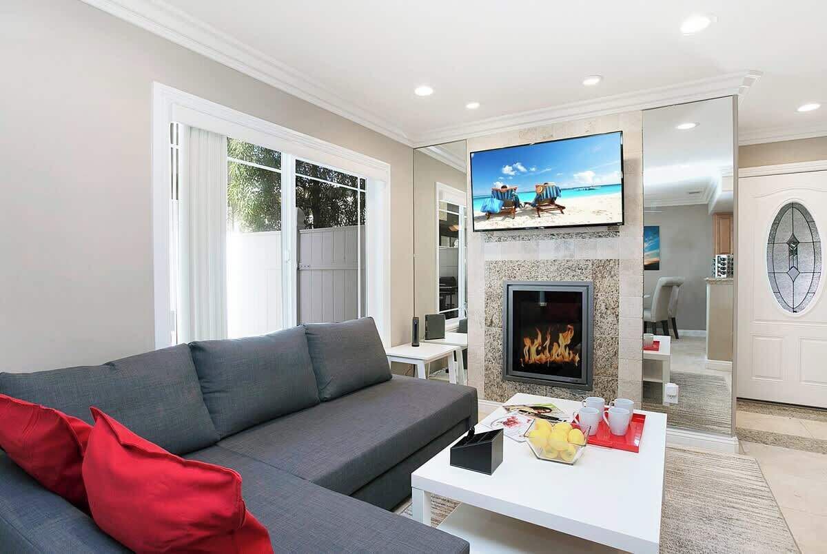 TV, fireplace, Netflix, streaming services