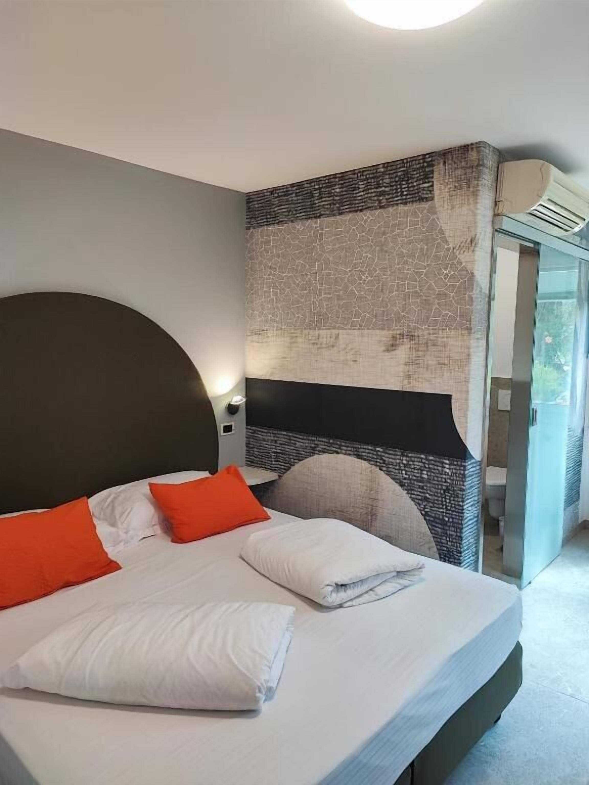Chambre, rez-de-chaussée