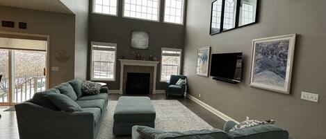 スマートテレビ、暖炉