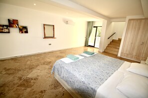 3 habitaciones, tabla de planchar con plancha, cuna de viaje y wifi 
