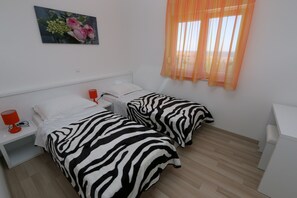 2 bedrooms, WiFi, bed sheets