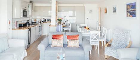 Huis | Woonkamer | Een flatscreentelevisie en een dvd-speler