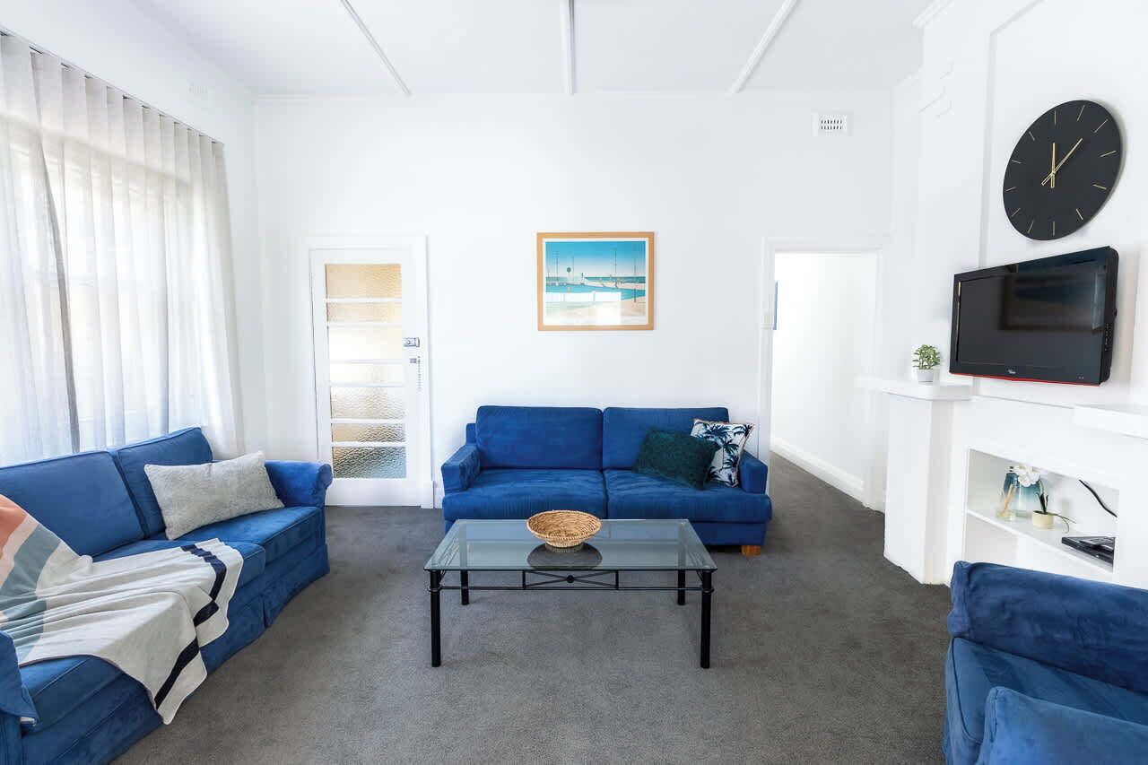 TV, DVD player, offices