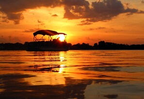 On the beach - Amenities & Resort Access Included, Cabin 6 (Phelps)