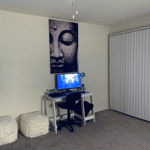 Interior - Contemporary studio north of Dallas (Dallas)