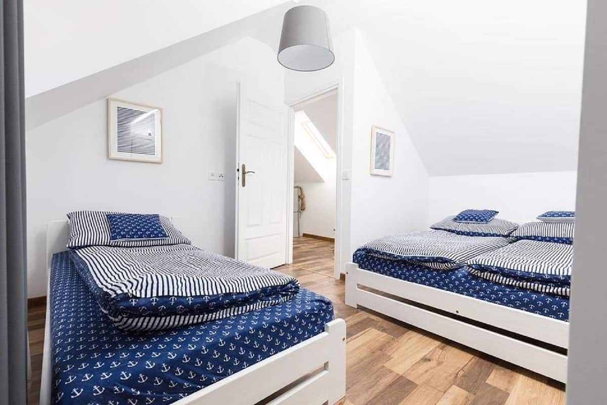 2 bedrooms, free WiFi, bed sheets