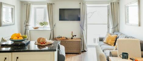 8 Sunday School Court | Living area | Flat-screen TV