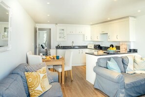 8 Sunday School Court | Private kitchen