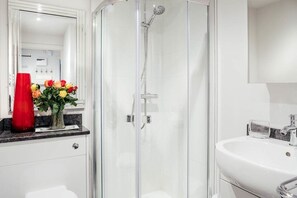10 Sunday School Court | Bathroom