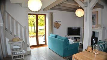 TV, fireplace, DVD player, ping pong