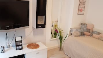 Apartment (Wohnung 1) | 1 Schlafzimmer, Allergikerbettwaren, Bügeleisen/Bügelbrett