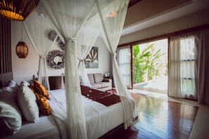1 bedroom, desk, iron/ironing board - Aria, Private Pool Villa, great location in Seminyak (Seminyak)