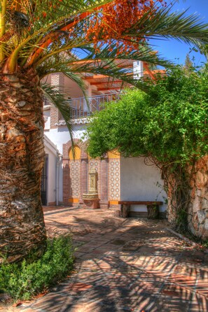 Exterior detail - Extremely private, luxury villa, swimming pool, sea view in Competa, Andalusia (Cómpeta)