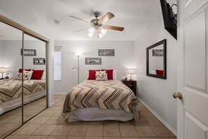 4 bedrooms, iron/ironing board, WiFi, bed sheets