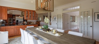 THE PARK ESTATE! Your Martha's Vineyard Getaway!