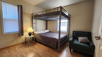3 bedrooms, WiFi, bed sheets