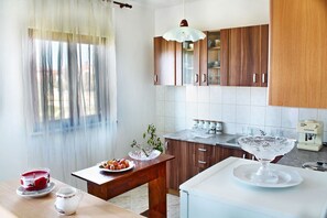 Kühlschrank, Ofen, Herdplatte, Geschirrspüler