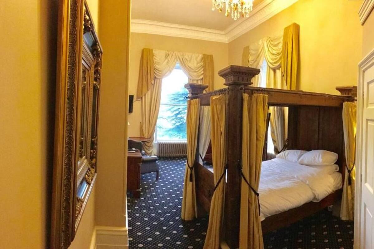 Deluxe Double Room | Individually decorated, individually furnished, desk, free WiFi