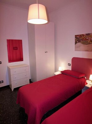 3 bedrooms, WiFi - San Martino house (Genova)