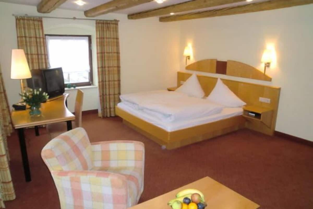 Standard Double or Twin Room | In-room safe, desk, free WiFi, bed sheets