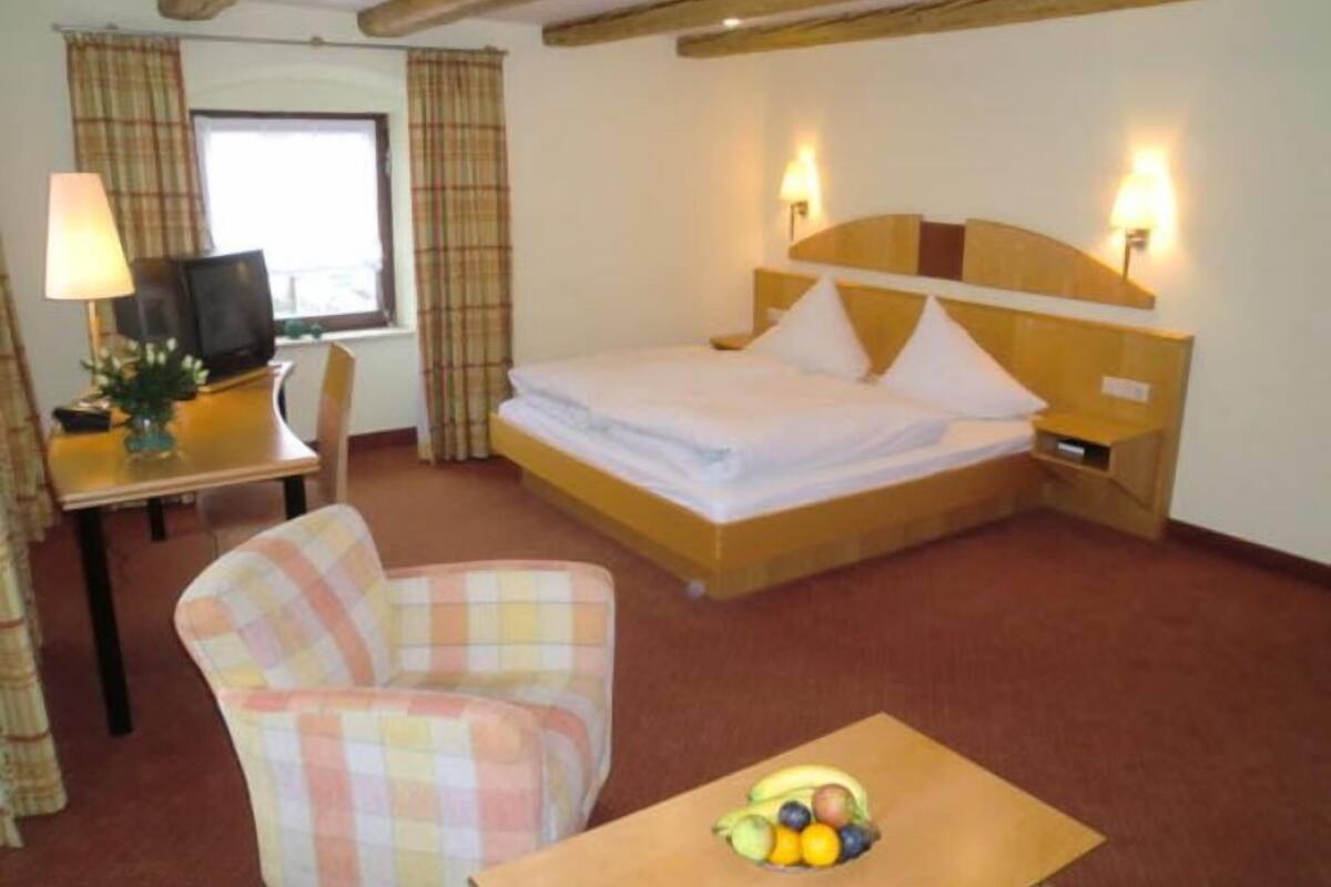 Habitación estándar con 1 cama matrimonial o 2 individuales | Caja de seguridad en la habitación, escritorio y wifi gratis