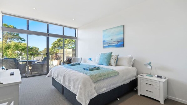 3 bedrooms, iron/ironing board, Internet, bed sheets