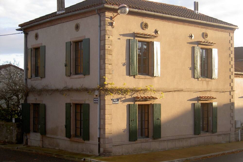 Charming, Sunny and Quiet Family House With Large Spaces, 160m²