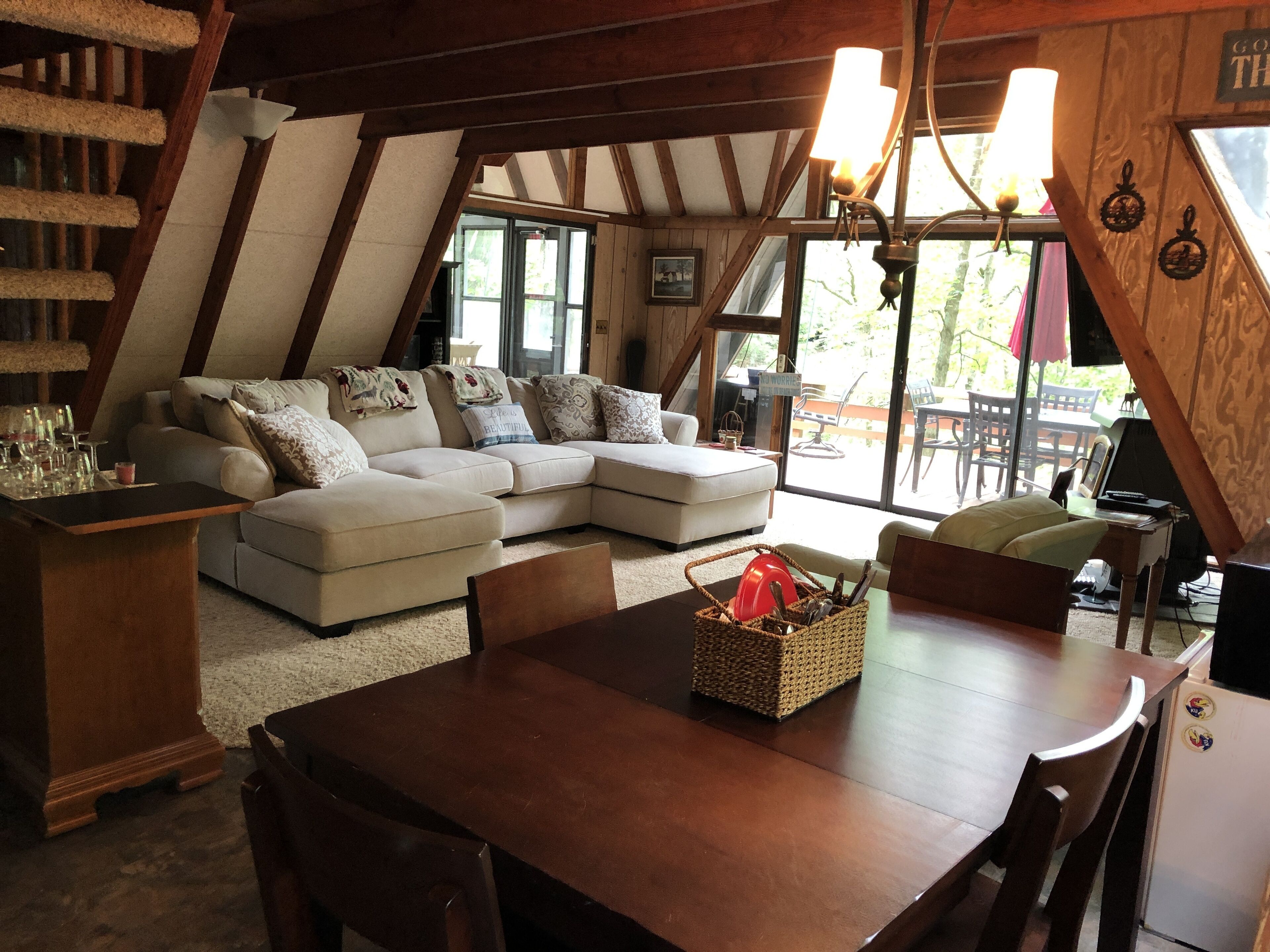 Smart TV, DVD player, stereo