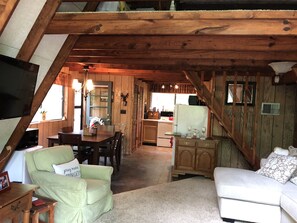 Smart TV, DVD player, stereo - Come enjoy this lovely 3 bedroom 2 baths lakefront chalet with a swimming dock. (Innsbrook)