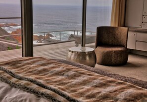 4 bedrooms, in-room safe, iron/ironing board, WiFi - Blue Horizon, Knysna (Knysna)