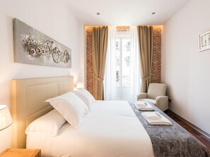 2 habitaciones, tabla de planchar con plancha, internet y ropa de cama 