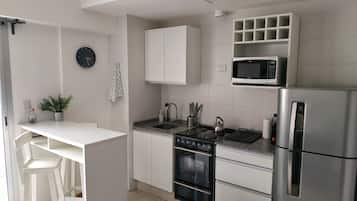 Fridge, microwave, oven, coffee/tea maker