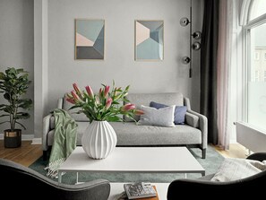 Smart TV, Netflix, streaming services, offices