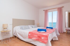 4 habitaciones, tabla de planchar con plancha y wifi gratis